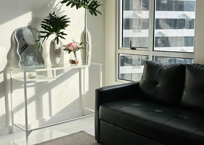 Апартаменты Sunset And Golf Course View Bgc 2br
