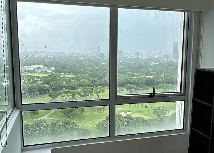 Апартаменты Sunset And Golf Course View Bgc 2br